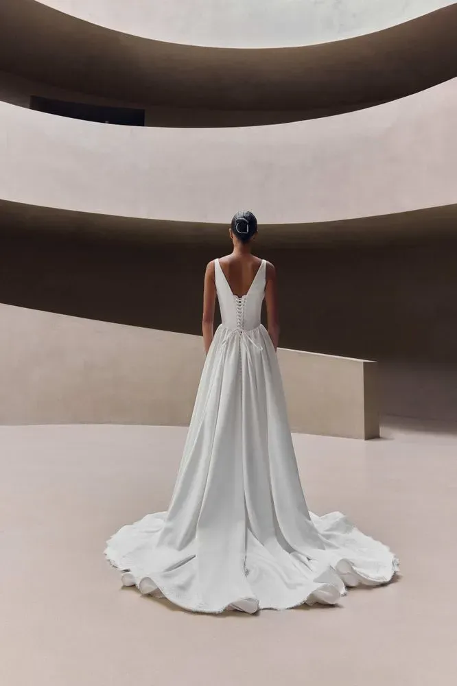 Enoria Dresses