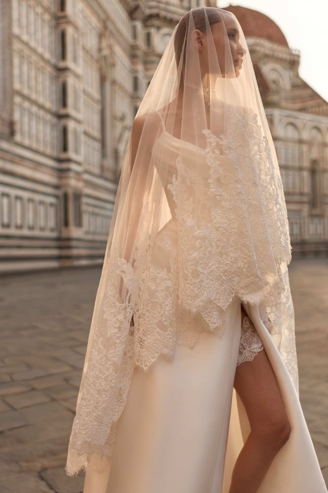 Almarose veil Accessories
