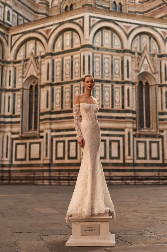 Cassaria Dresses