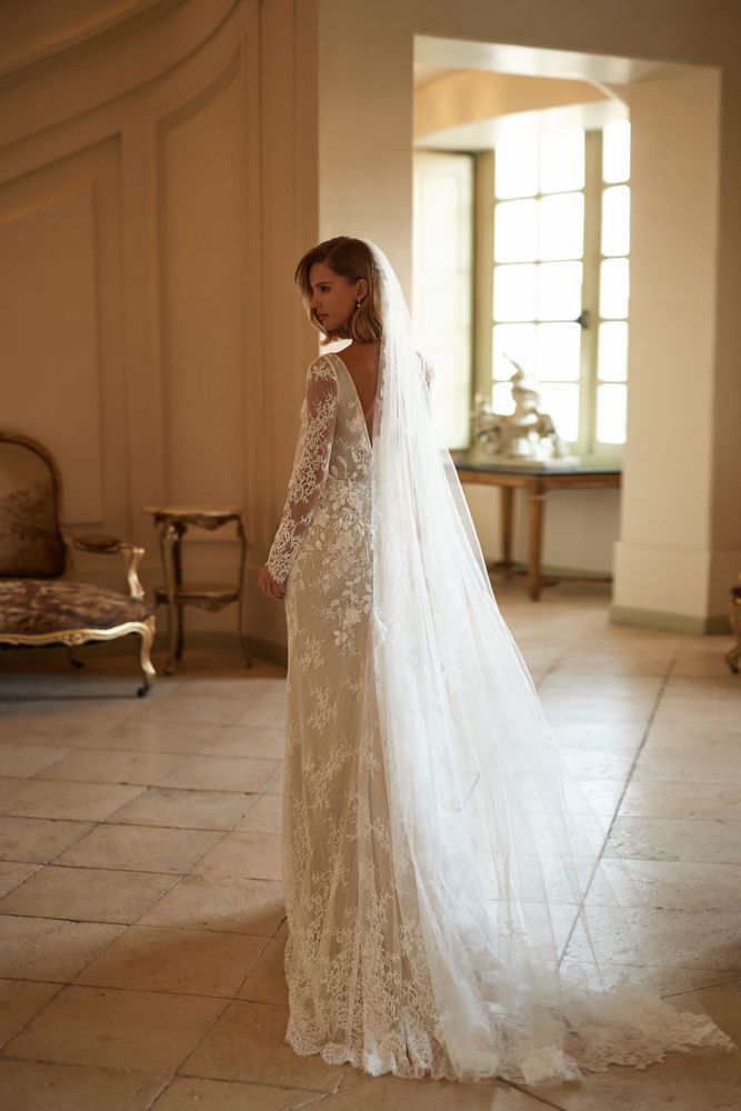 Veil Idol Accessories