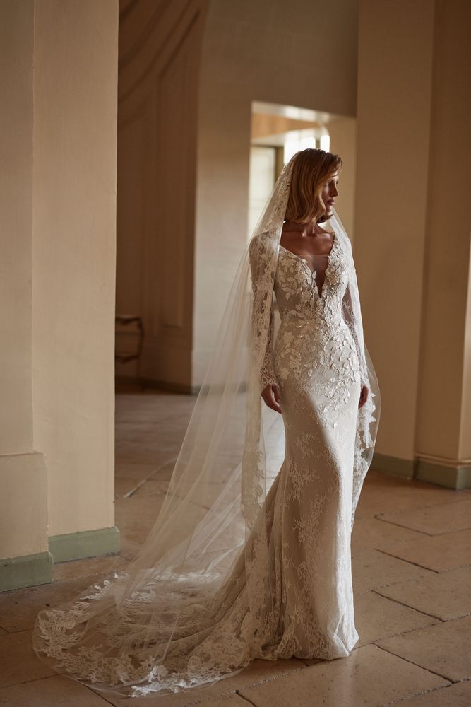 Veil Idol Accessories