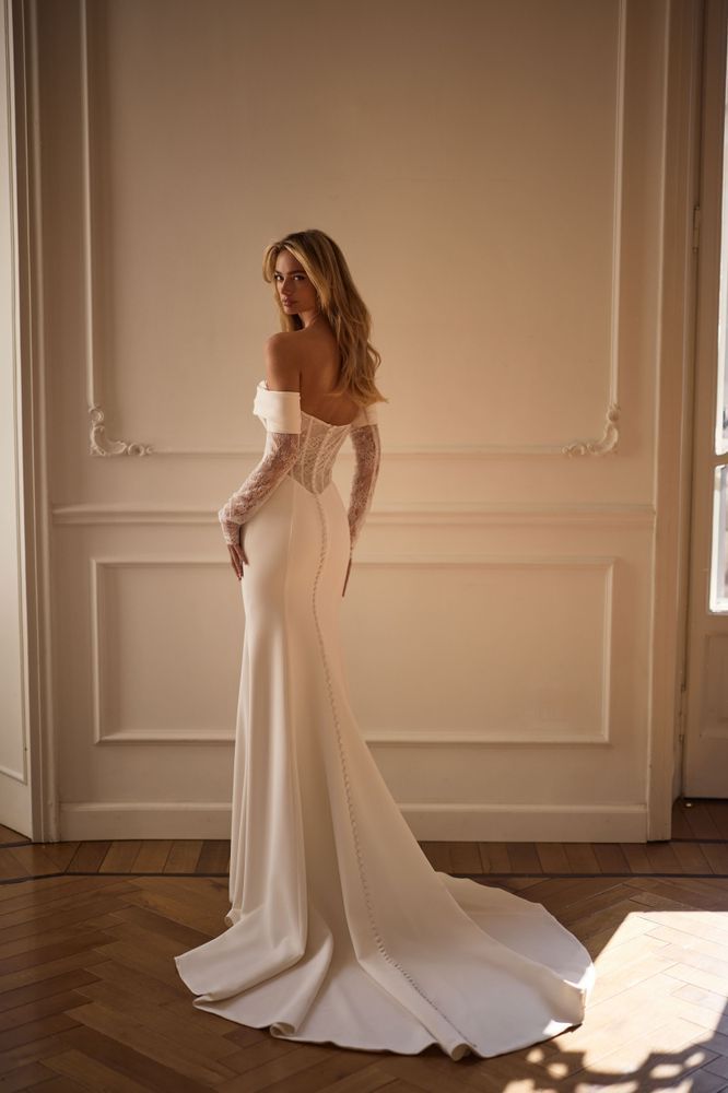 Corlienne sleeves Accessories