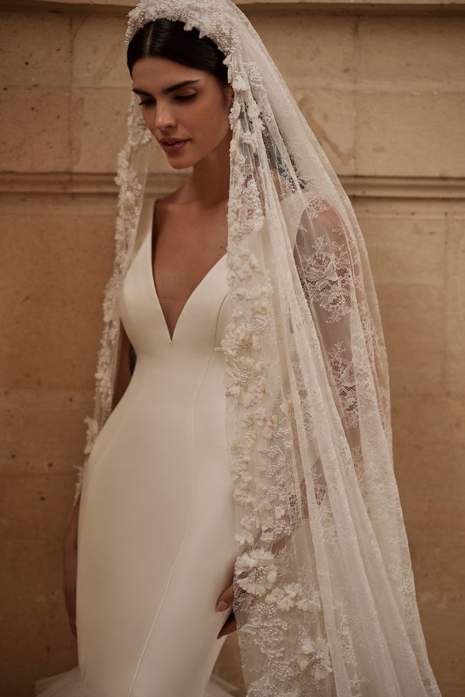 Veil Isida Accessories