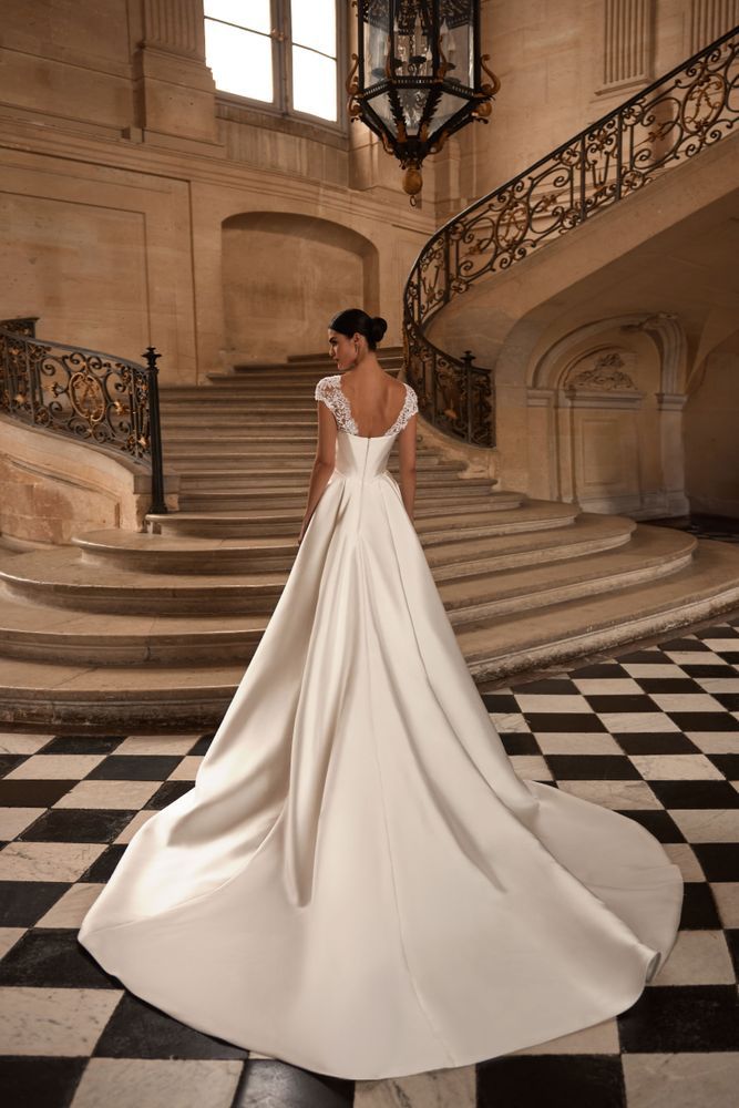 Mercedes sukienka narzutka Akcesoria