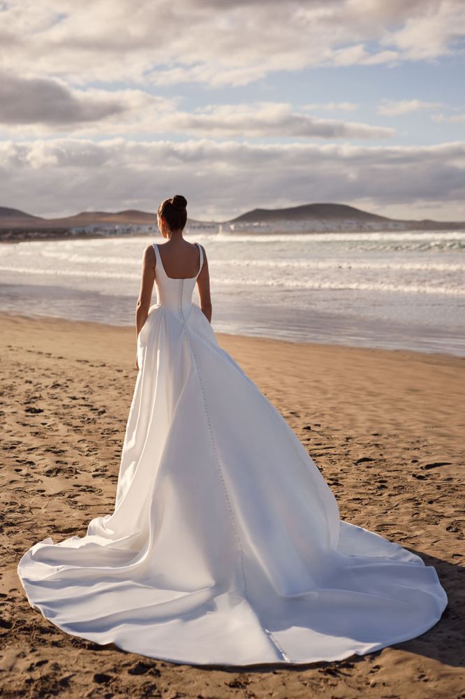 Zephyra Dresses