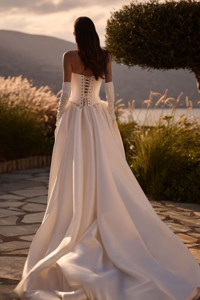 Aveline Dresses