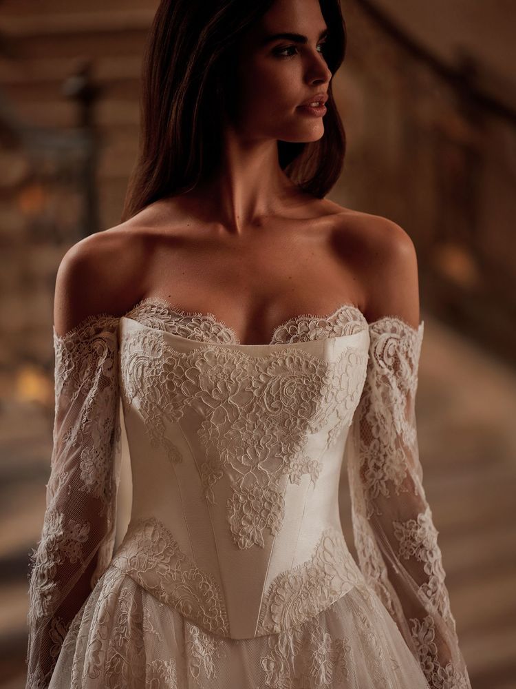 Corset Kenya accessories