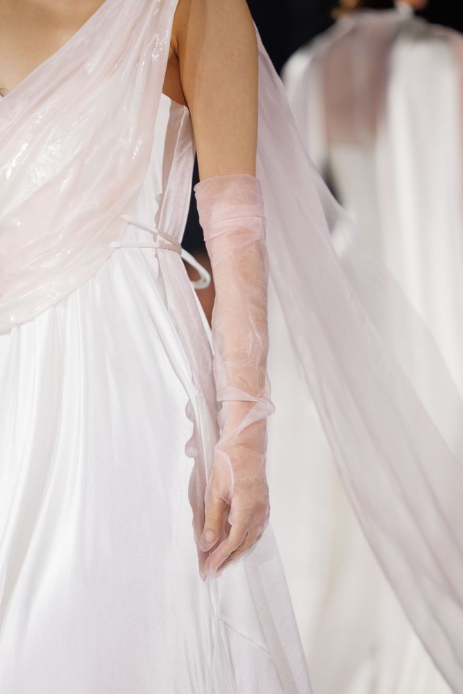 Aloura gloves  Accessories