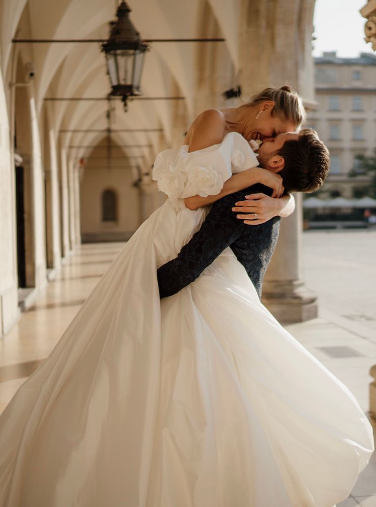 Weronika & Bailey: Wedding at Pałac Goetz, Brzesko